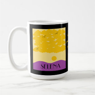 Sonnenuntergangs-Wolken über lila Hügeln: Kaffeetasse