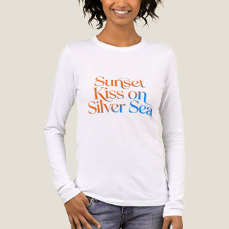 Sonnenuntergangskuss auf Silbermeer Gradient-Typog Tri-Blend Shirt