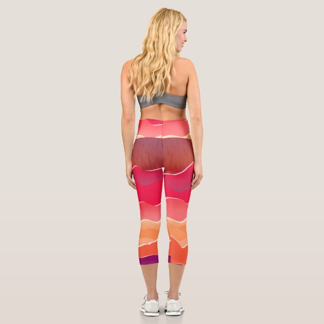 Sonnenuntergangsspitzen Moderne Papierkollektion K Capri Leggings (Rückseite)