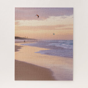 Sonnenuntergangsstrand, Ozeanwellen, Menschen, die Puzzle
