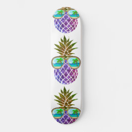 Sonnige Ananas mit Sonnenbrille Skateboard