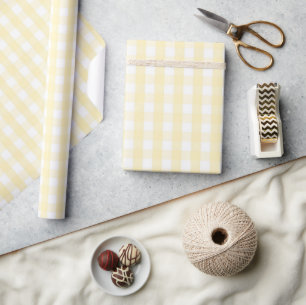 Sonnige Babyparty Pastellgelb Gingham Karo Geschenkpapier