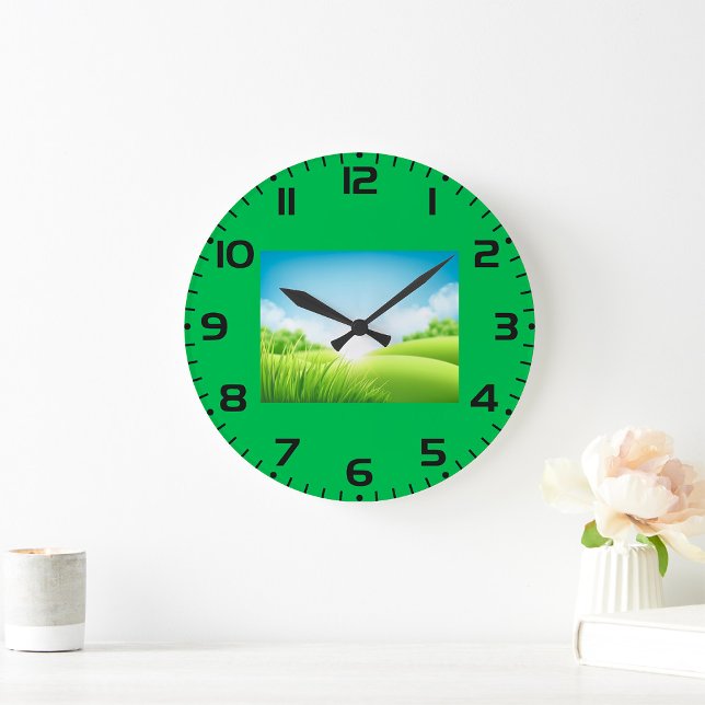 Sonnige grüne Feldlandschaft Große Wanduhr (Von Creator hochgeladen)