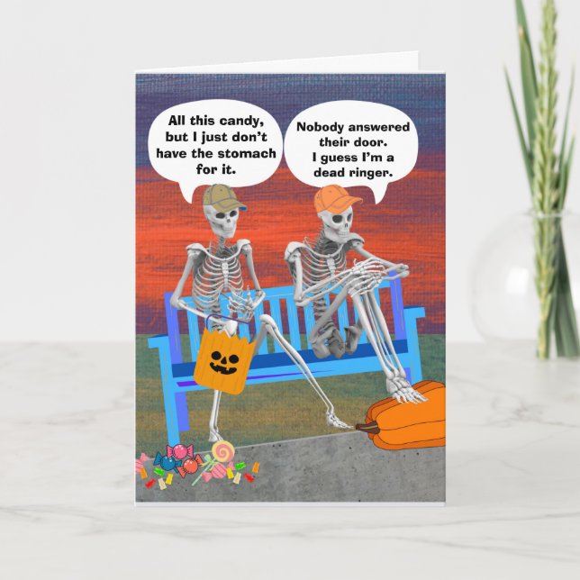 Sonnige Halloween-Skelette auf der Bench Card Karte (Vorderseite)