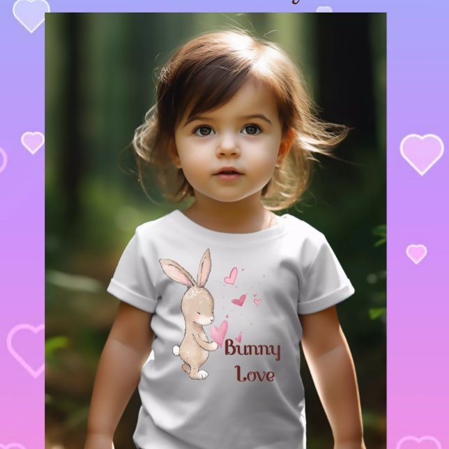 Sonnige Liebe, Niedliches Hemd mit Bunny and Heart Baby T-shirt (Von Creator hochgeladen)