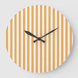 Sonnige orange und weiße vertikale Streifen Ästhet Große Wanduhr