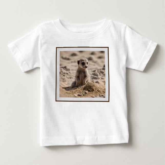 "Sonnige Tage: Baby Meerkat's Beach Adventure" T-shirt (Vorderseite)