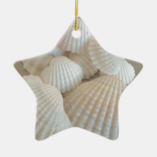 Sonnige weiße Muscheln, exotischer Sommerstrand Keramikornament