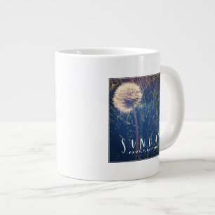 Sonntagsfamilie vergnügt Jumbo-Tasse