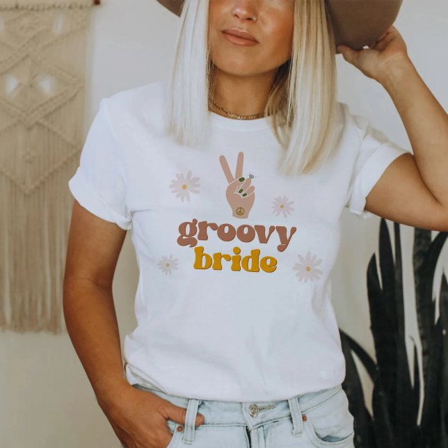 SONNY Groovy Bride Retro 70's Hippie Bachelorette T-Shirt (Von Creator hochgeladen)
