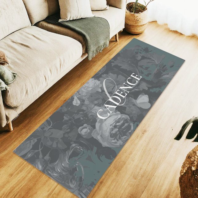 Soothing Slate Green Floral Typography Monogram Yogamatte (Von Creator hochgeladen)