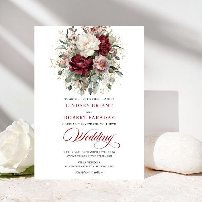 Sophisticated Burgundy White Floral Gold Wedding  Einladung (Sophisticated Burgundy White Floral Gold Wedding Invite)