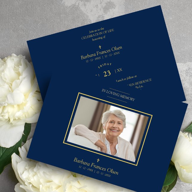 Sophisticated Elegant Minimalist Navy Blue Photo  Einladung (Sophisticated Elegant Minimalist Navy Blue Photo Funeral Invitation Card with Envelope.)
