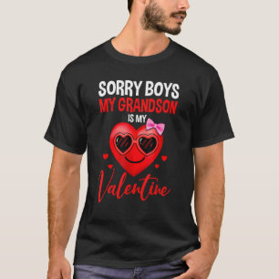 Sorry Boys mein Enkel ist Valentine Heart Sunglas T-Shirt