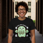 Soule sind Yummy Cthulhu T - Shirt<br><div class="desc">Soule sind Yummy Niedlich Cthulhu T - Shirt - Aus dem brillanten Geist des Meister-Horror-Schriftstellers H.P. Lovecraft kommt Ihr ganz eigenes kosmisches Cthulhu in Shirt. Dieses wirklich einzigartige Shirt ist das Geschenk für die Liebhaber von Lovecraft und das ultimative Geschenk für jeden,  der ein Bewunderer seiner Arbeit ist.</div>