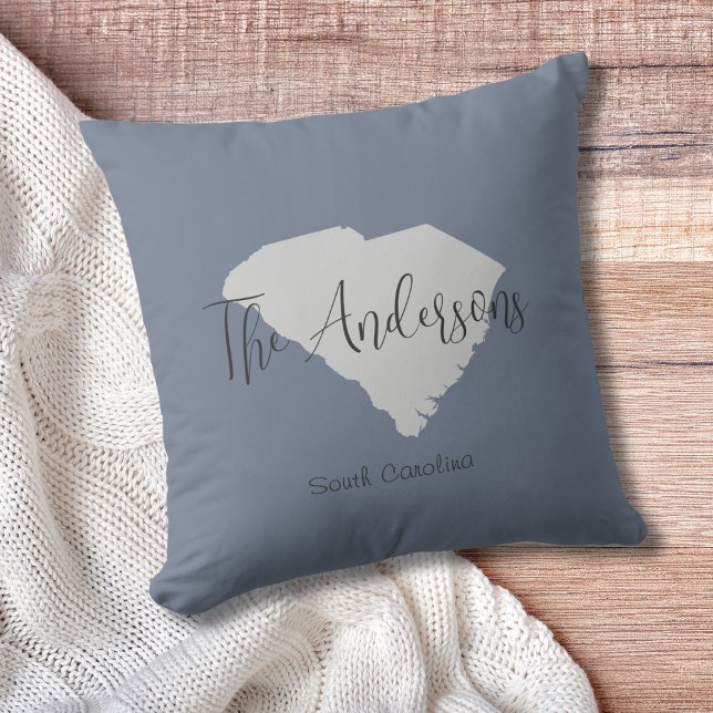 South Carolina Staat Kontur Kissen (Show pride for your state and personalize it!  "love makes this house a home in <your state>")