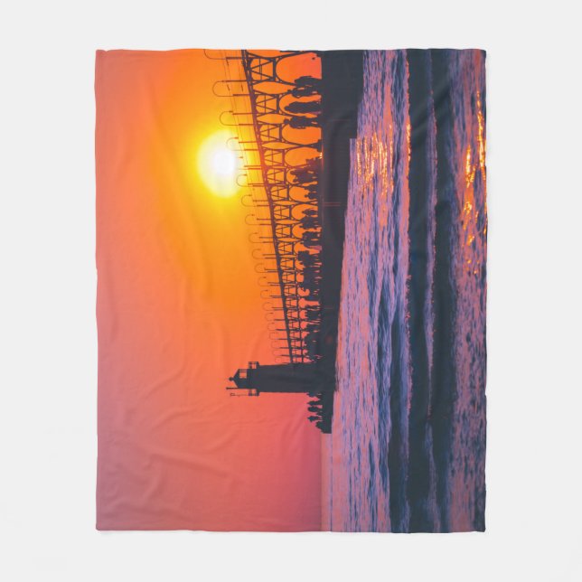 South Haven, MI Lighthouse Fleece Blanket (Vorderseite)