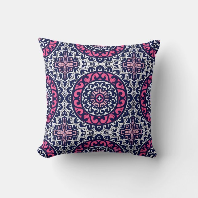 Southwestern Sun Mandala, Fuchsia, Navy & White Kissen (Vorderseite)