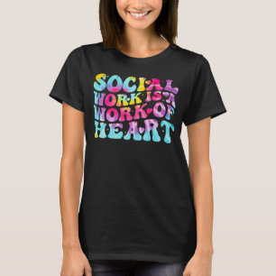 Sozialarbeiter ist ein Werk von Herzfrauen Gefärbt T-Shirt