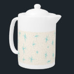 Space Age Turquoise Sternexplosionen Tee Pot<br><div class="desc">Die türkisfarbenen Sternexplosionen Tea Pot sind mit blauen Sternexplosionen auf cremigem Hintergrund mit goldfarbenen Fesseln gestaltet. Inspiriert durch ein klassisches, modernes Geschmacksmuster aus der Mitte des Jahrhunderts, hat dieses Design einen authentischen Vintagen Flair. Die Retro-Kitschy-Güte lässt Sie sich so fühlen, als ob Sie über einen Flohmarkt stolpern. Dieses Muster wird...</div>