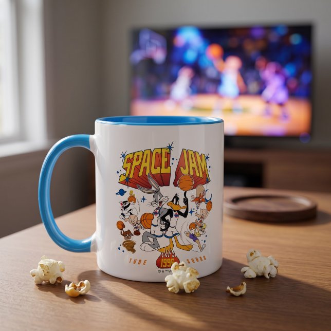 SPACE JAM™ TUNE SQUAD™ 1996 Grafik Tasse (Simulated mug on table)