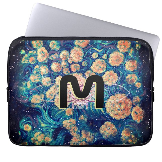 Space Mimosa Golden Nebel Blossom & Monogram Laptopschutzhülle (Vorderseite)