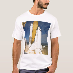 Space Shuttle Atlantis hebt 12 T-Shirt