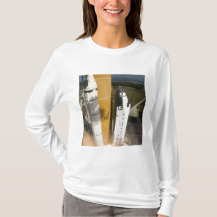 Space Shuttle Atlantis hebt 17 T-Shirt
