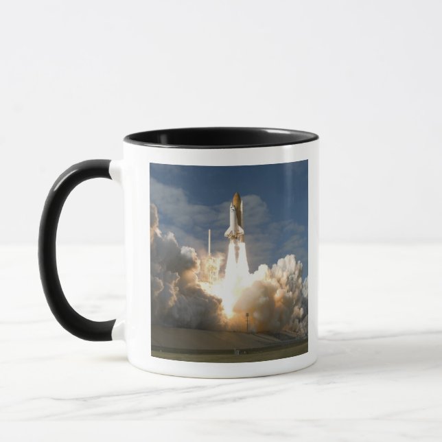 Space Shuttle Atlantis hebt 24 Tasse (Links)