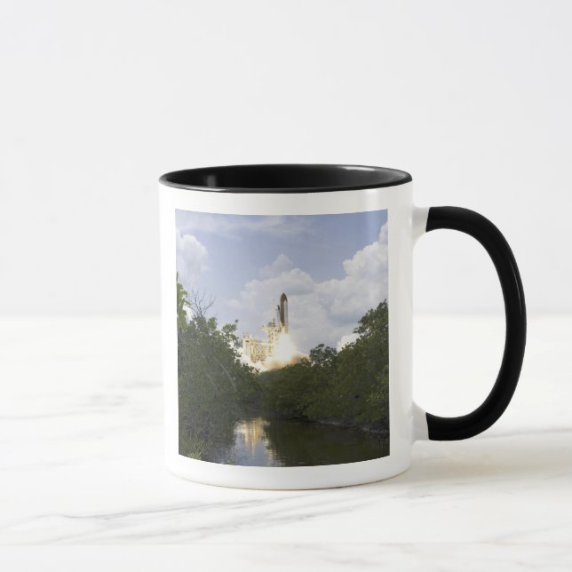 Space Shuttle Atlantis hebt 25 Tasse (Rechts)