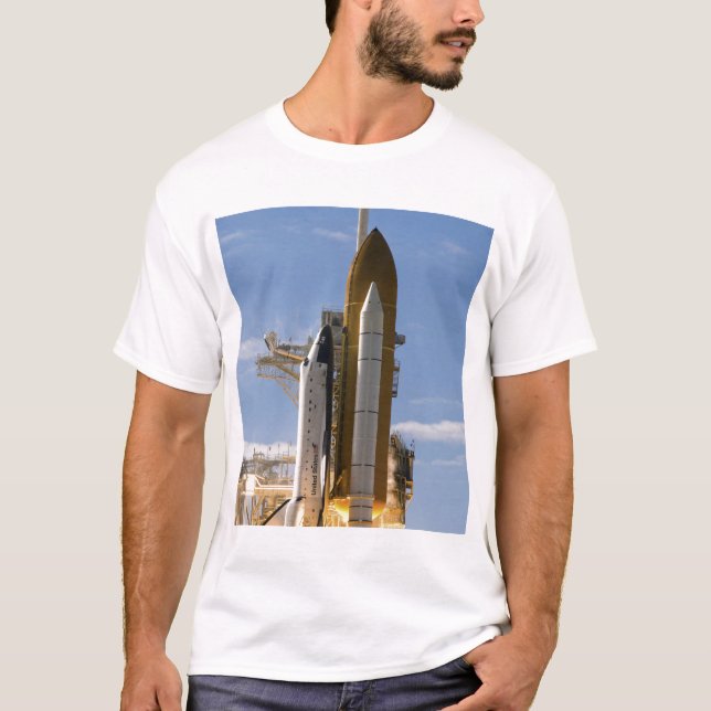 Space Shuttle Atlantis hebt 5 T-Shirt (Vorderseite)