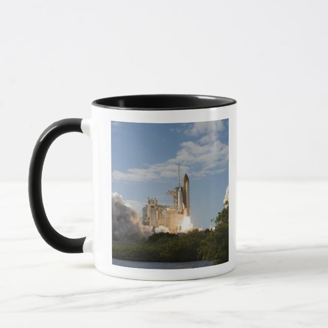 Space Shuttle Atlantis hebt 7 Tasse (Links)