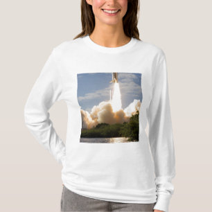 Space Shuttle Atlantis hebt 8 T-Shirt