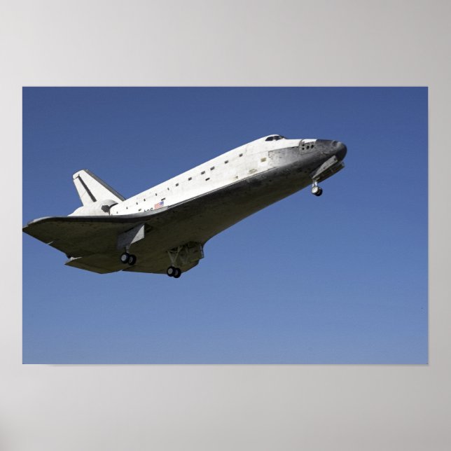 Space Shuttle Atlantis nähert sich Runway 33 2 Poster (Vorne)