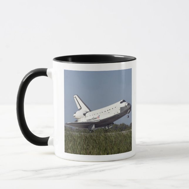 Space Shuttle Atlantis Touchs auf der Start-und La Tasse (Links)