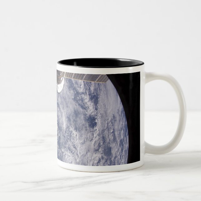 Space Shuttle Discovery 11 Zweifarbige Tasse (Rechts)