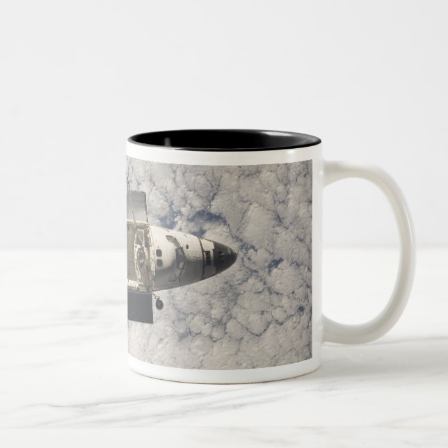 Space Shuttle Discovery 7 Zweifarbige Tasse (Rechts)
