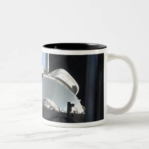 Space Shuttle Discovery 9 Zweifarbige Tasse