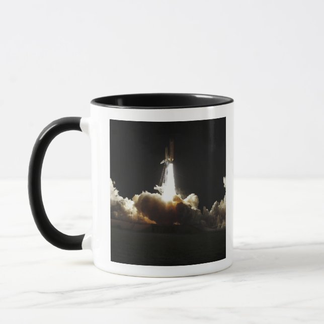Space Shuttle Discovery hebt ab Tasse (Links)
