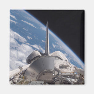 Space Shuttle Discovery im Hintergrund Magnet