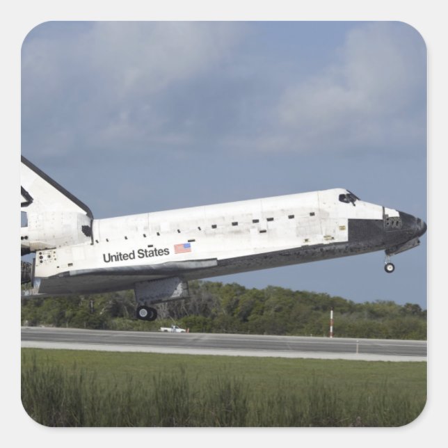 Space Shuttle Discovery landet auf der Runway 33 3 Quadratischer Aufkleber (Vorderseite)