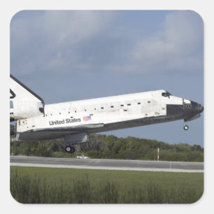 Space Shuttle Discovery landet auf der Runway 33 3 Quadratischer Aufkleber