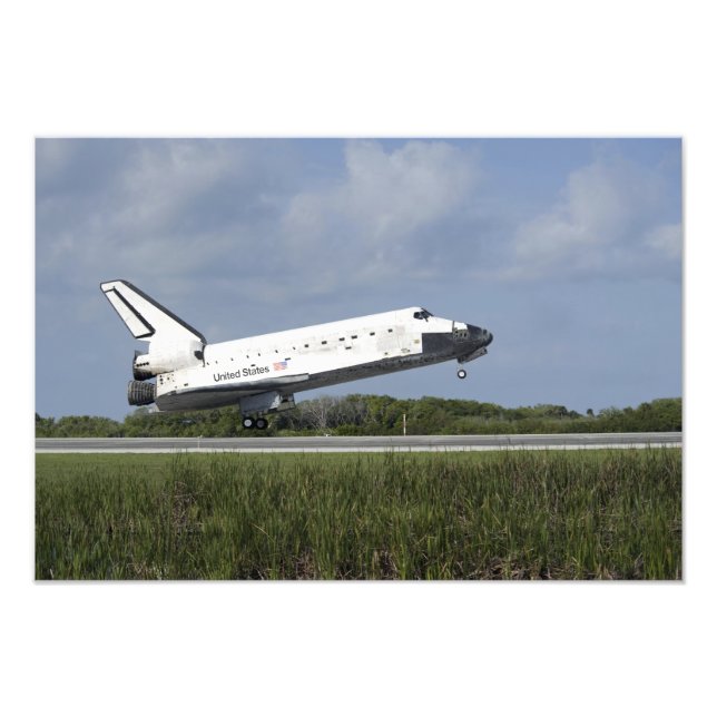 Space Shuttle Discovery landet auf der Runway 33 Fotodruck (Vorne)