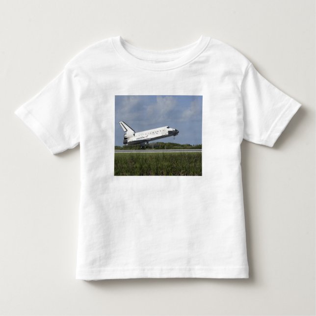 Space Shuttle Discovery landet auf der Runway 33 Kleinkind T-shirt (Vorderseite)
