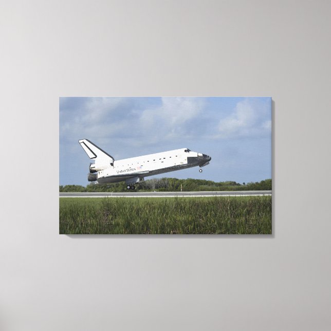 Space Shuttle Discovery landet auf der Runway 33 Leinwanddruck (Vorderseite)