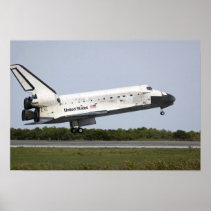 Space Shuttle Discovery nähert sich Landung 4 Poster