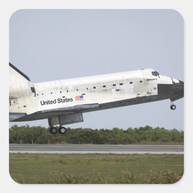 Space Shuttle Discovery nähert sich Landung 4 Quadratischer Aufkleber (Vorderseite)