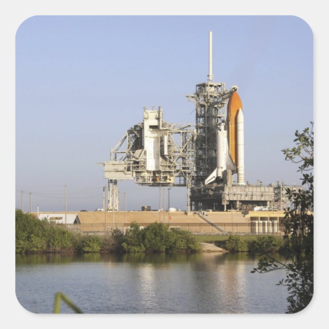 Space Shuttle Discovery steht bereit 3 Quadratischer Aufkleber (Vorderseite)