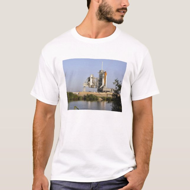 Space Shuttle Discovery steht bereit 3 T-Shirt (Vorderseite)