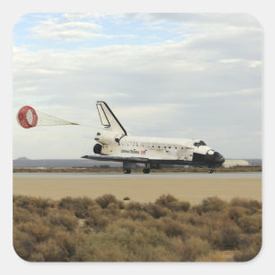 Space Shuttle Discovery stellt seinen Drag-Rute be Quadratischer Aufkleber